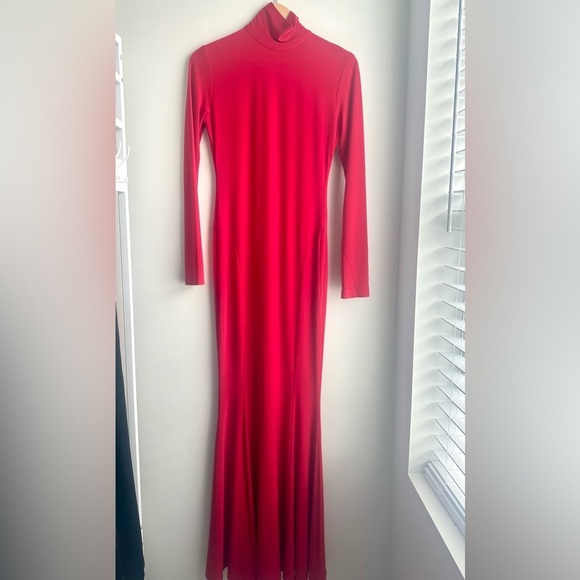 Norma Kamali x Revolve Turtle Fishtail Gown in Tiger Red - Picture 4 of 7